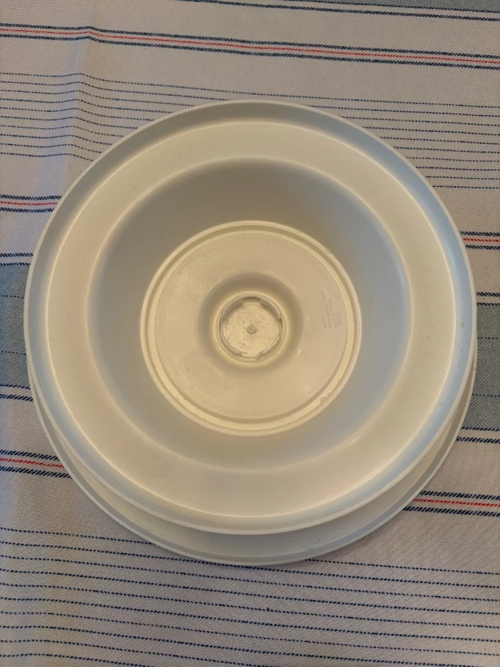 Wilton Round Cake Decorating Turntable. 12”